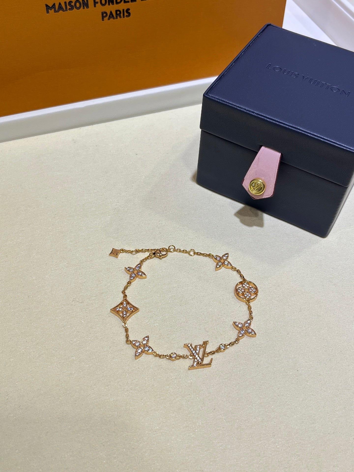 Fashion Classic Charms Bracelets