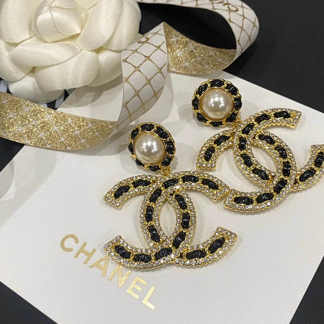 Vintage black and gold earrings
