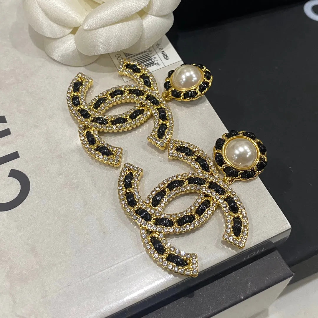 Vintage black and gold earrings
