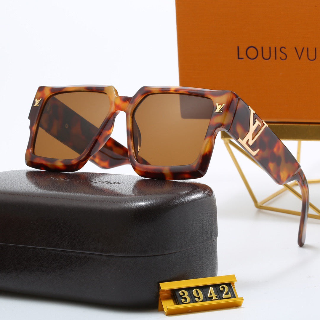Fashionable square frame sunglasses