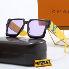 Fashionable square frame sunglasses
