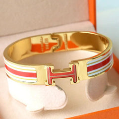 Fashionable Letter Clasp Enamel Bracelet