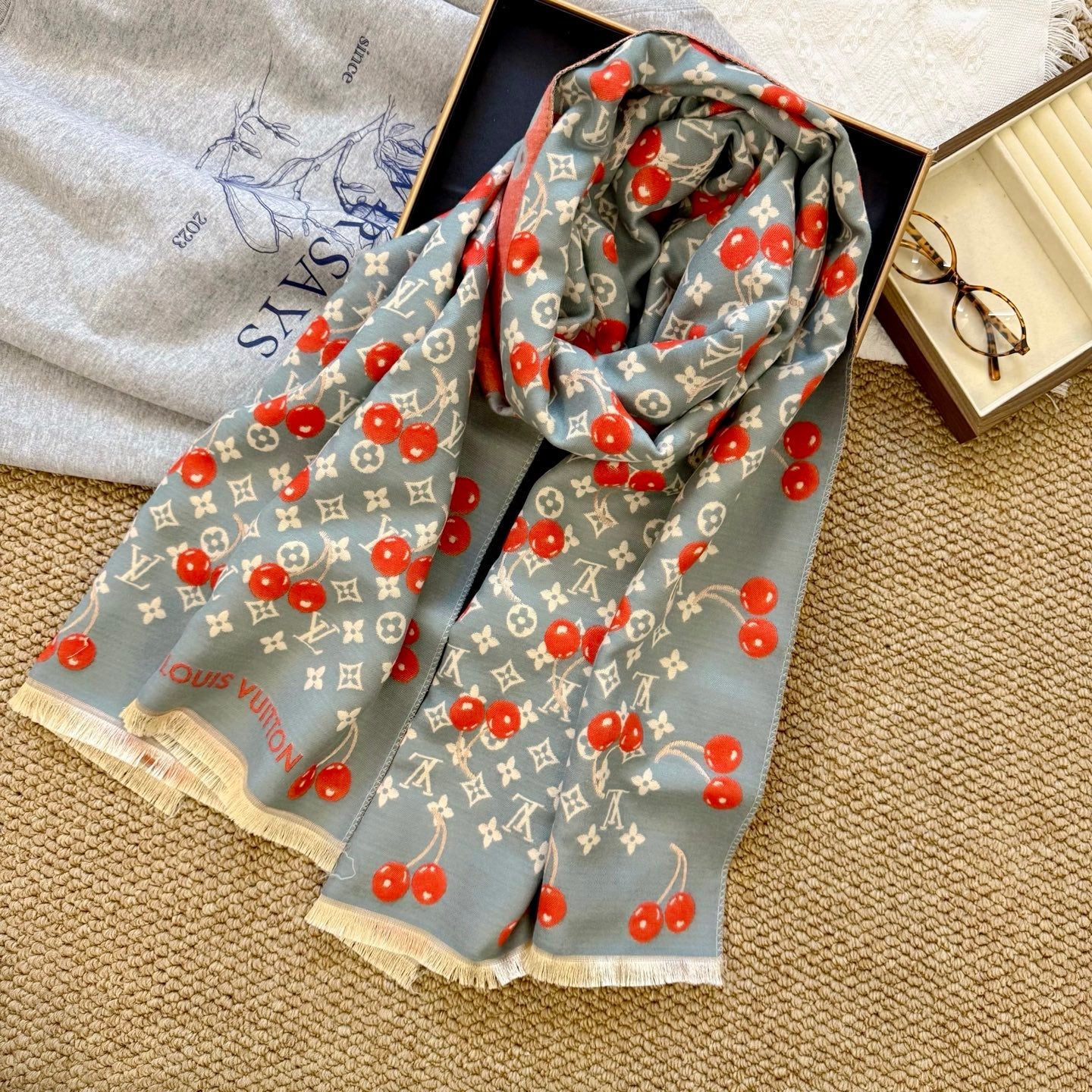 Soft cashmere cherry scarf