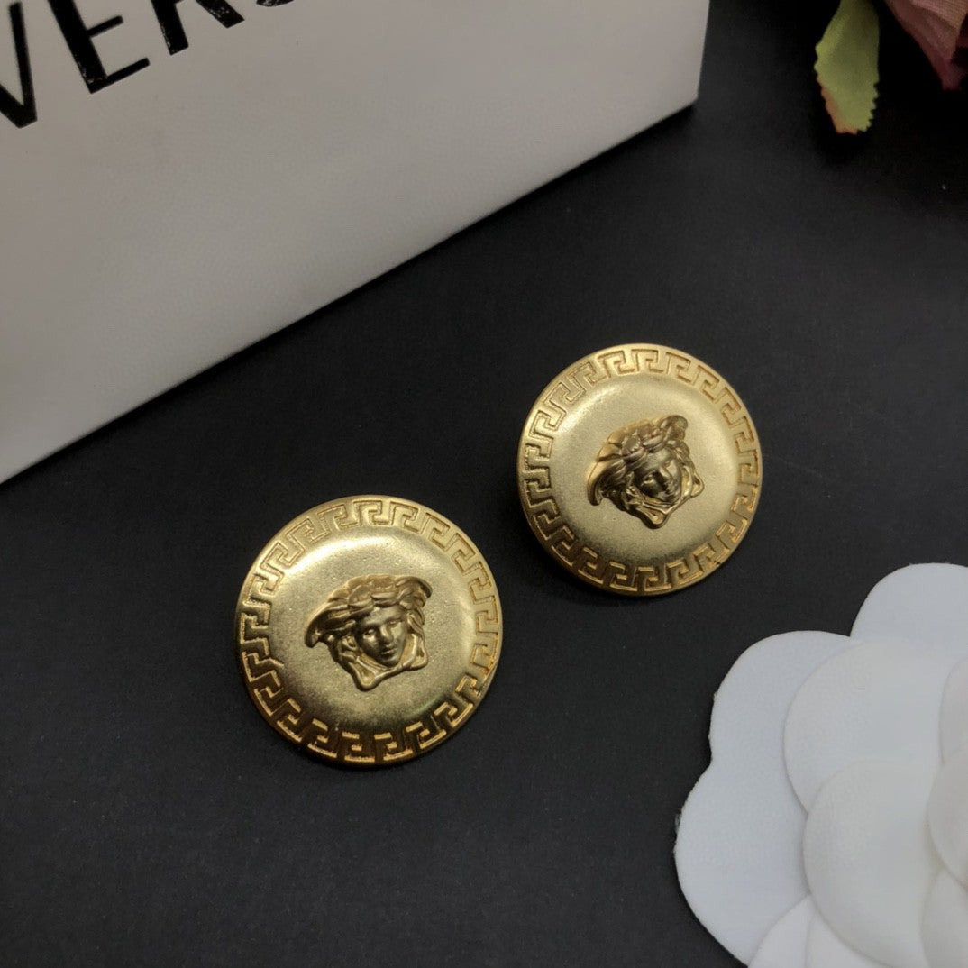 Versatile Avatar Round Earrings