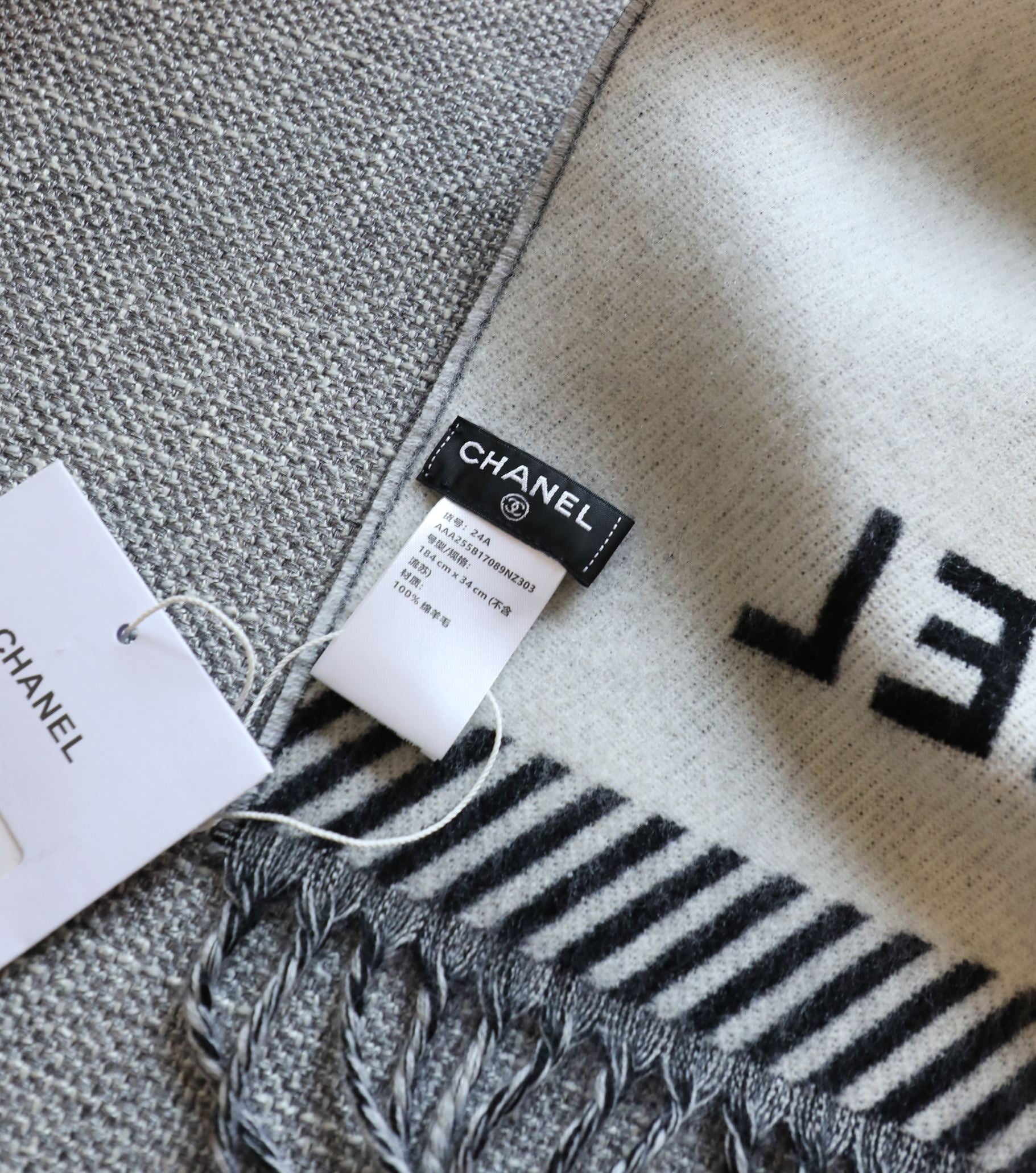Classic colorblock scarf