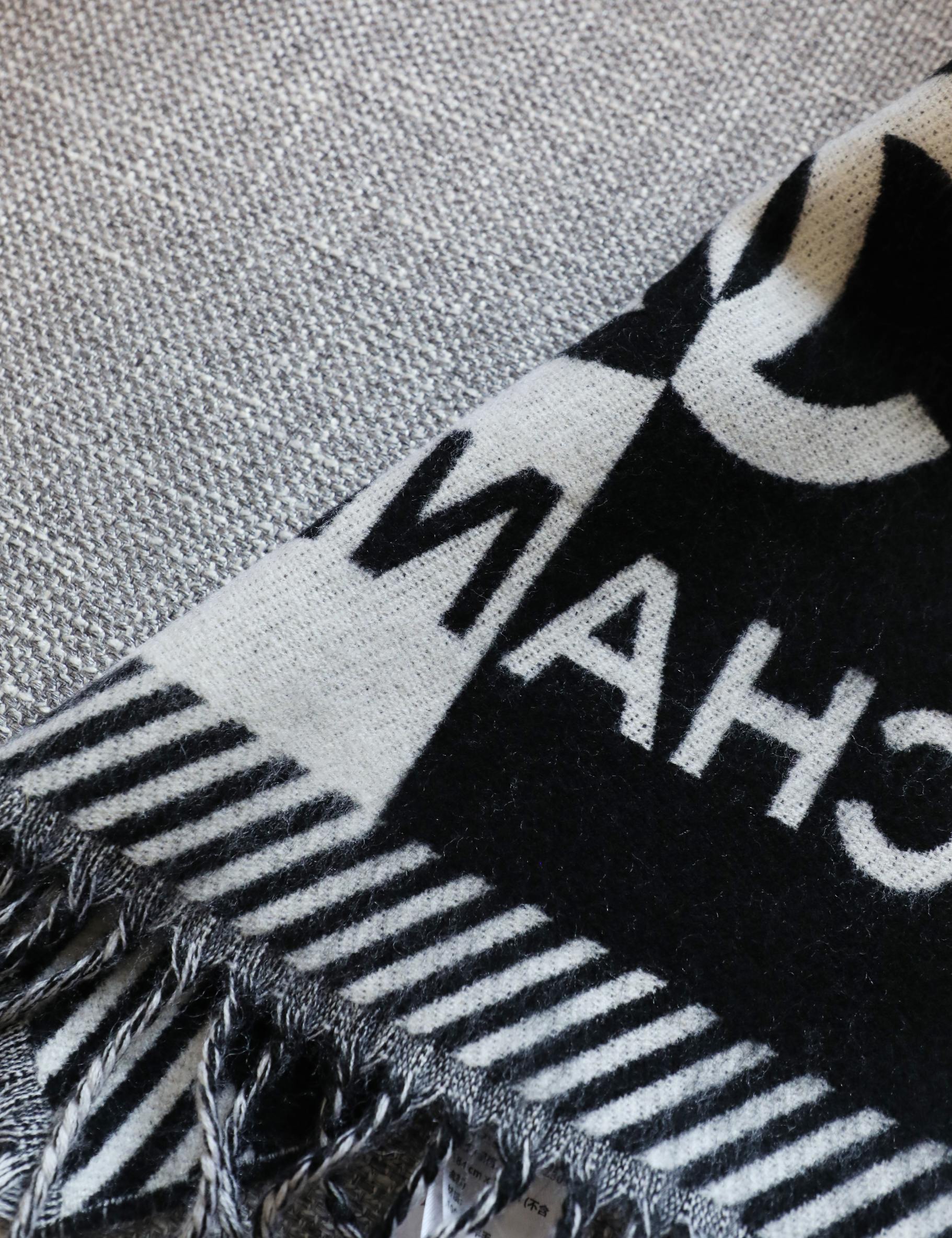Classic colorblock scarf