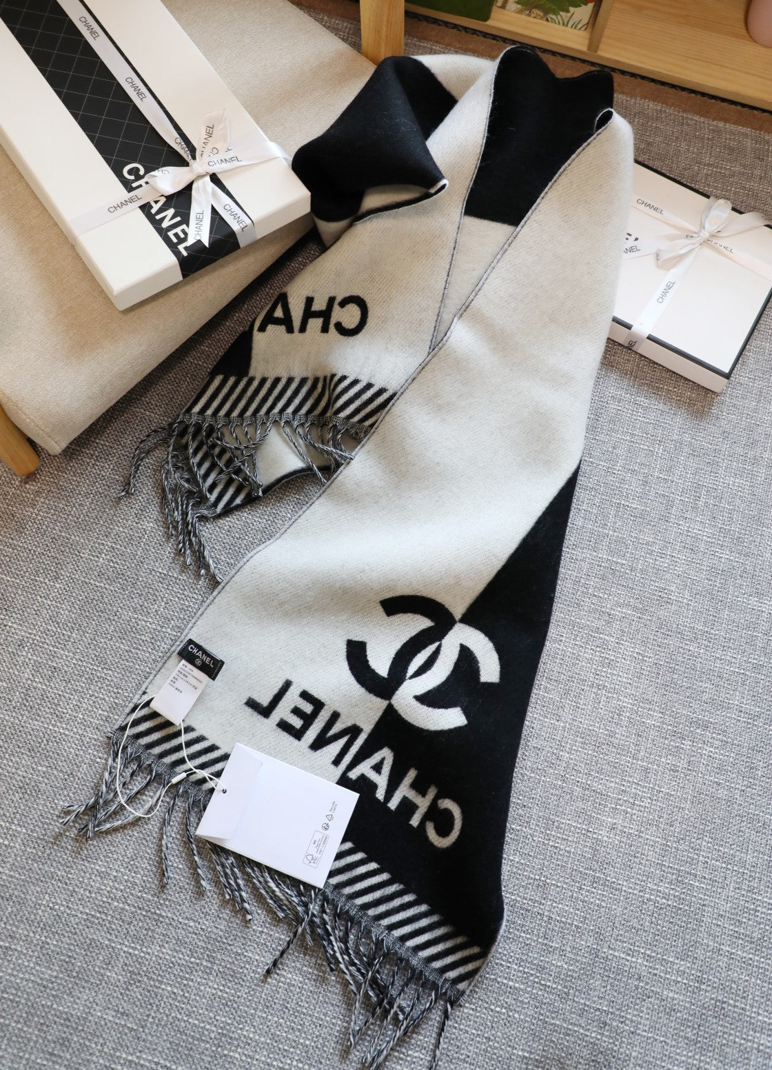 Classic colorblock scarf