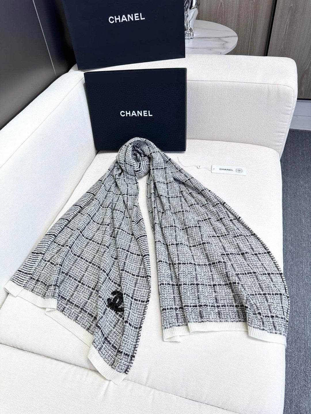 Fashion shiny plaid striped scarf