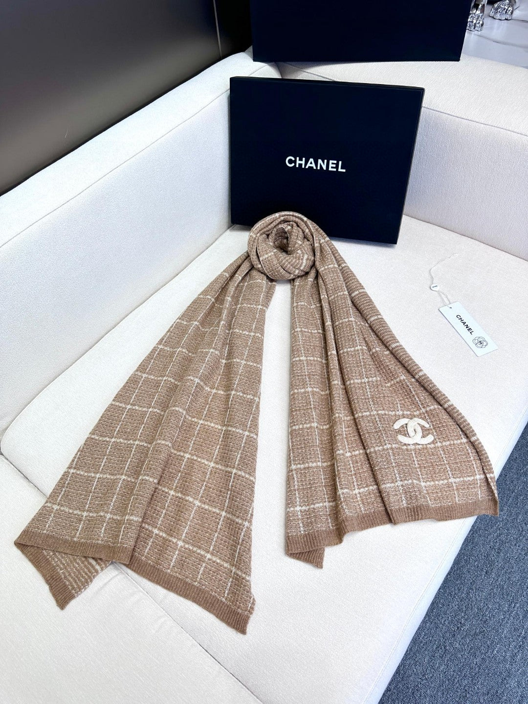 Fashion shiny plaid striped scarf
