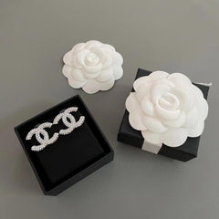 Full rhinestone stud earrings
