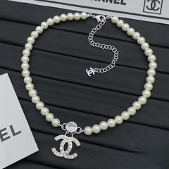 Elegant pearls necklace