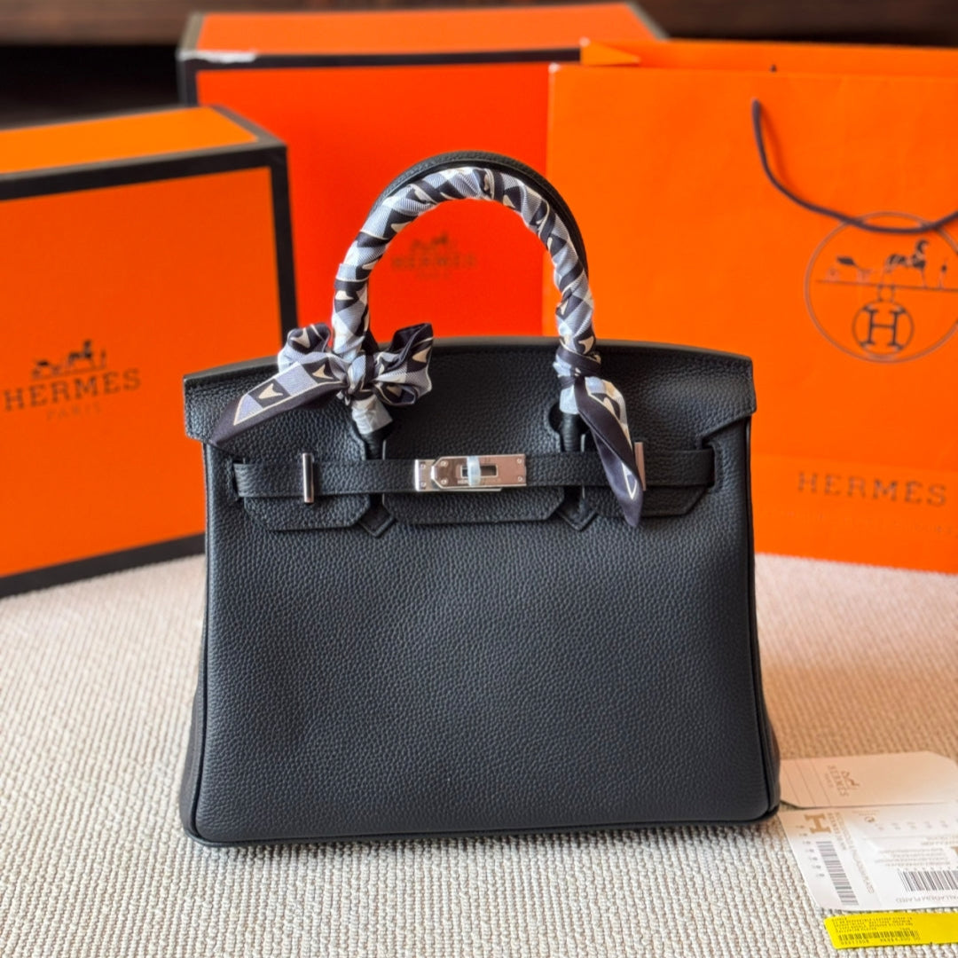 Leather fashion silver buckle handbag