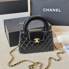 Small chain bag