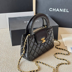 Small chain bag
