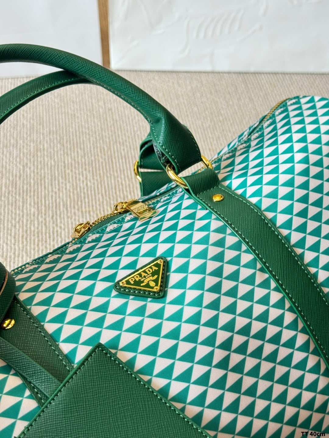 Nylon triangle pattern travel bag
