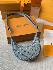 Fully embossed vintage pea bag