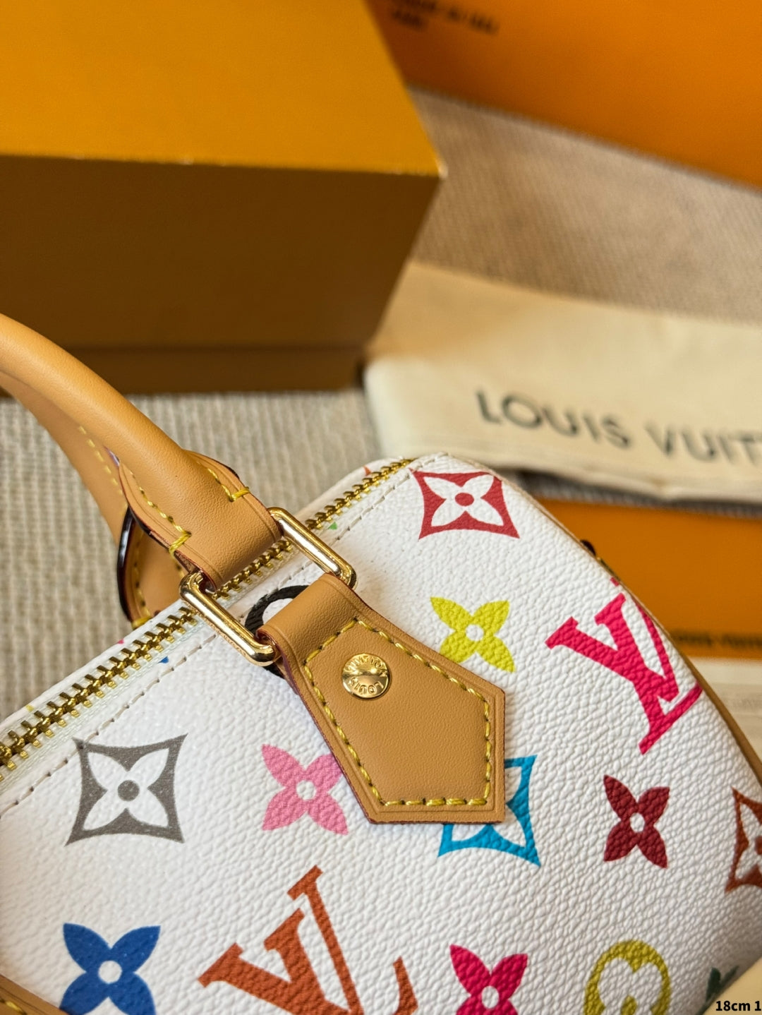 Retiro Series Pillow Bag