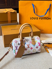 Retiro Series Pillow Bag