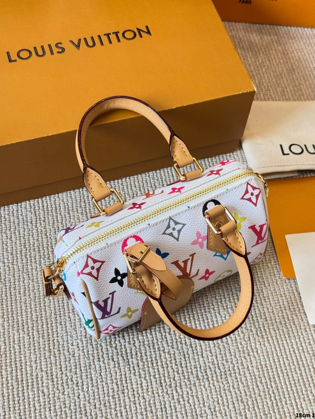 Retiro Series Pillow Bag
