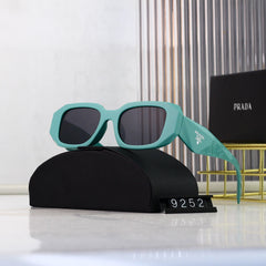 Cat-eye sunglasses