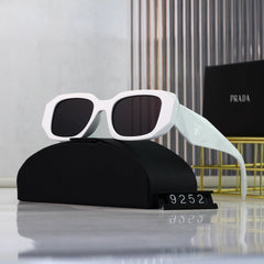 Cat-eye sunglasses