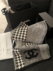 Houndstooth cashmere scarf