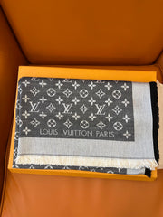 Fashionable printed silk and wool scarf