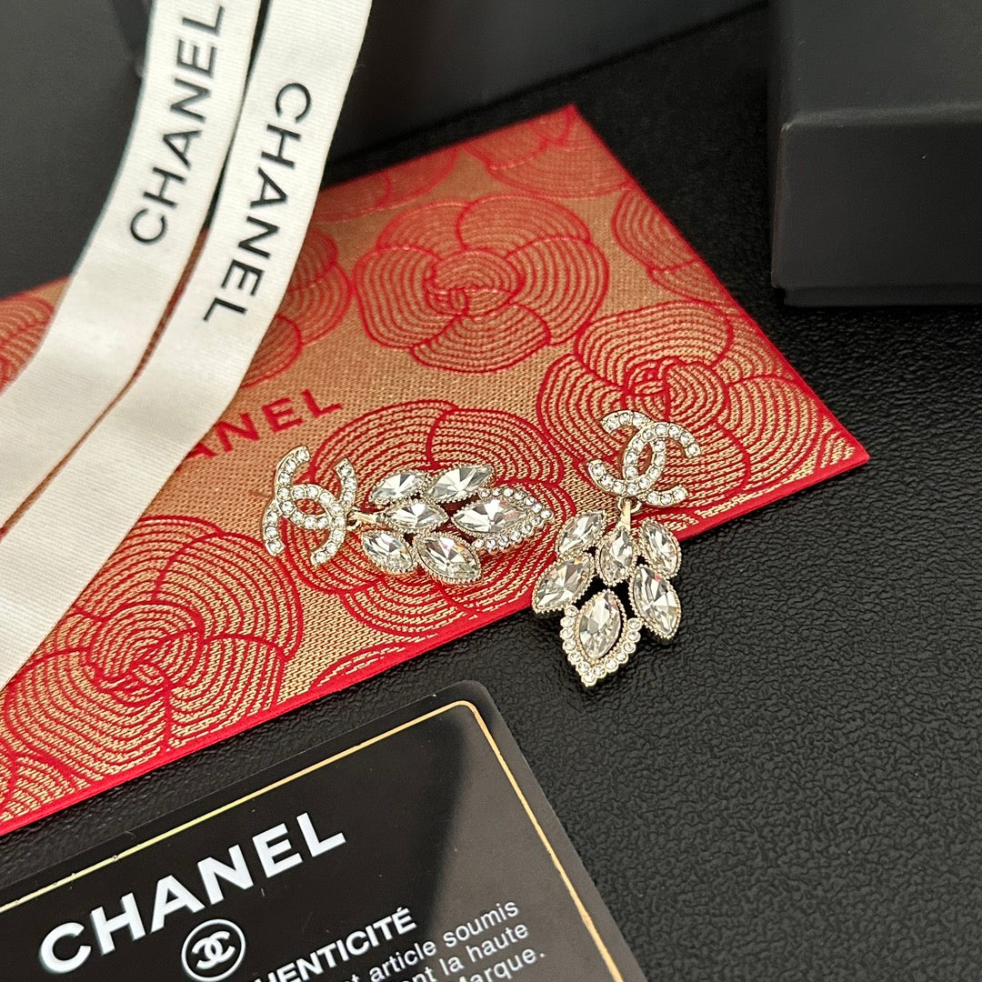 Fashionable Crystal Tassel Drop Earrings