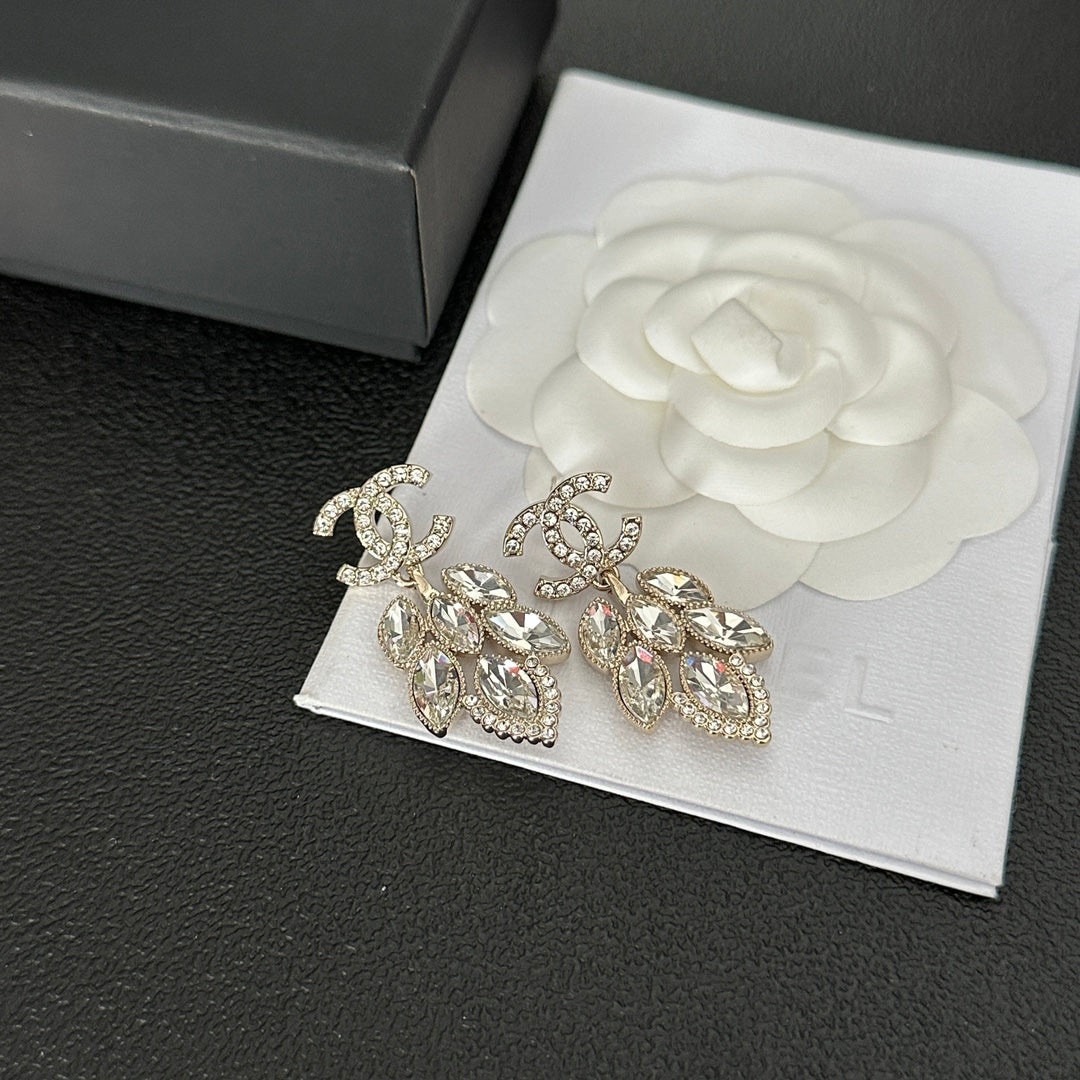 Fashionable Crystal Tassel Drop Earrings