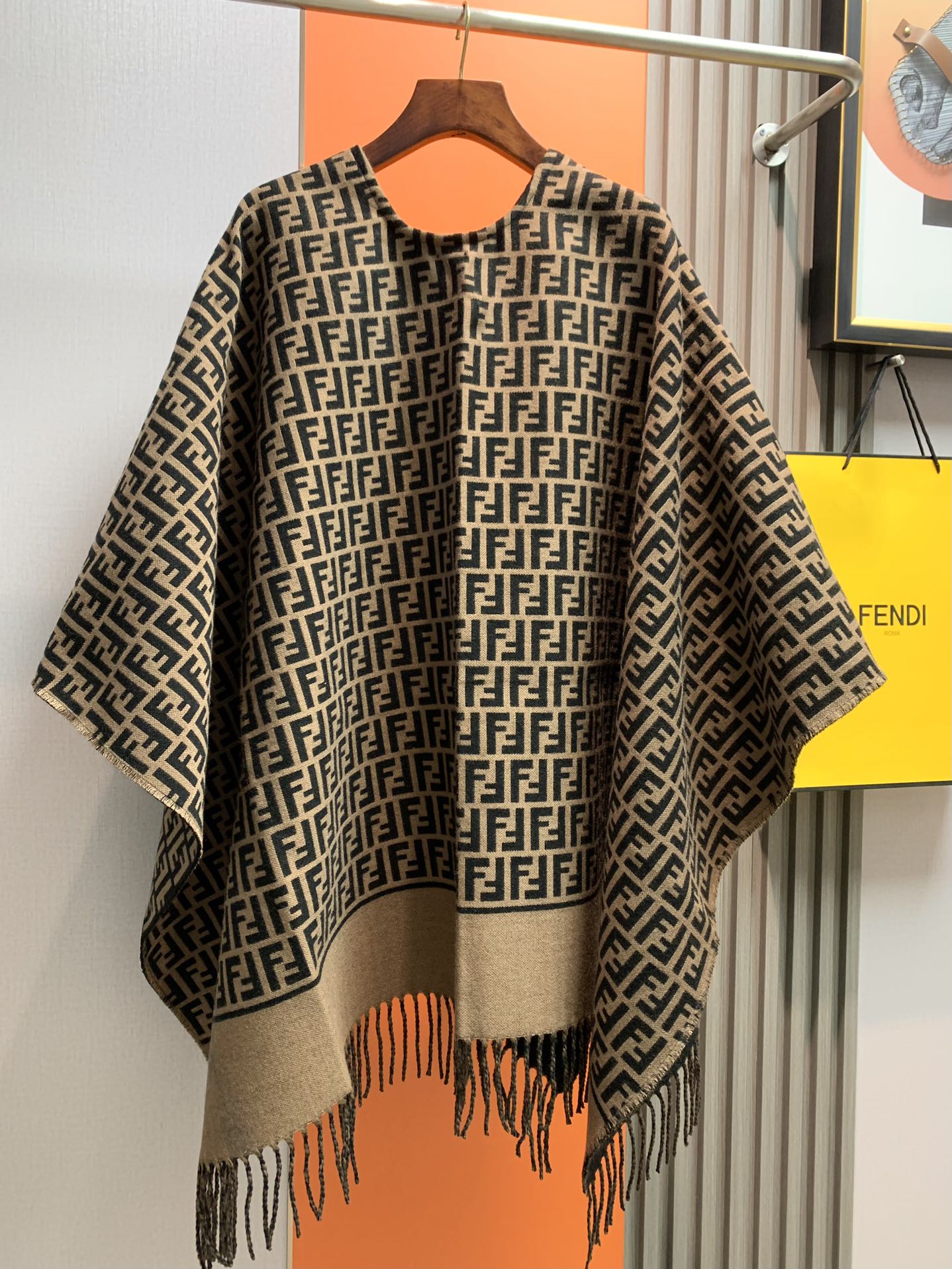 Retro Wool Jacquard Cape