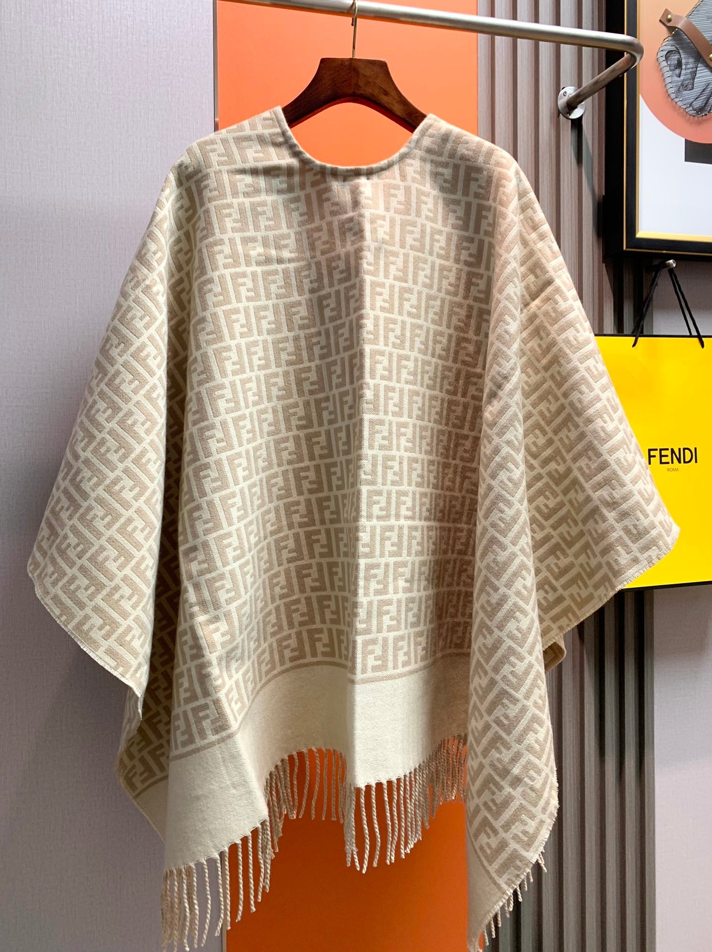 Retro Wool Jacquard Cape