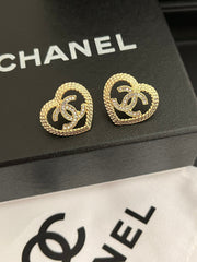 Heart-shaped Hollow Diamond Earrings