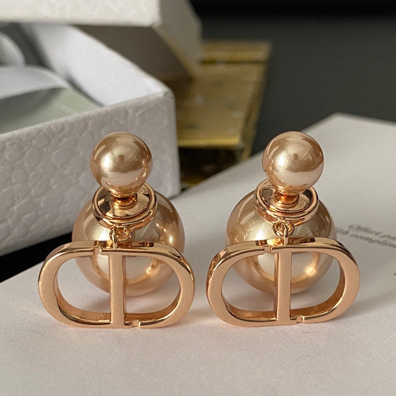 Elegant Fashion Pearl  Earrings