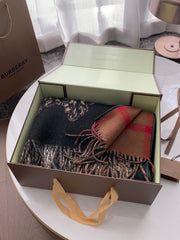 Double-sided Jacquard Cape