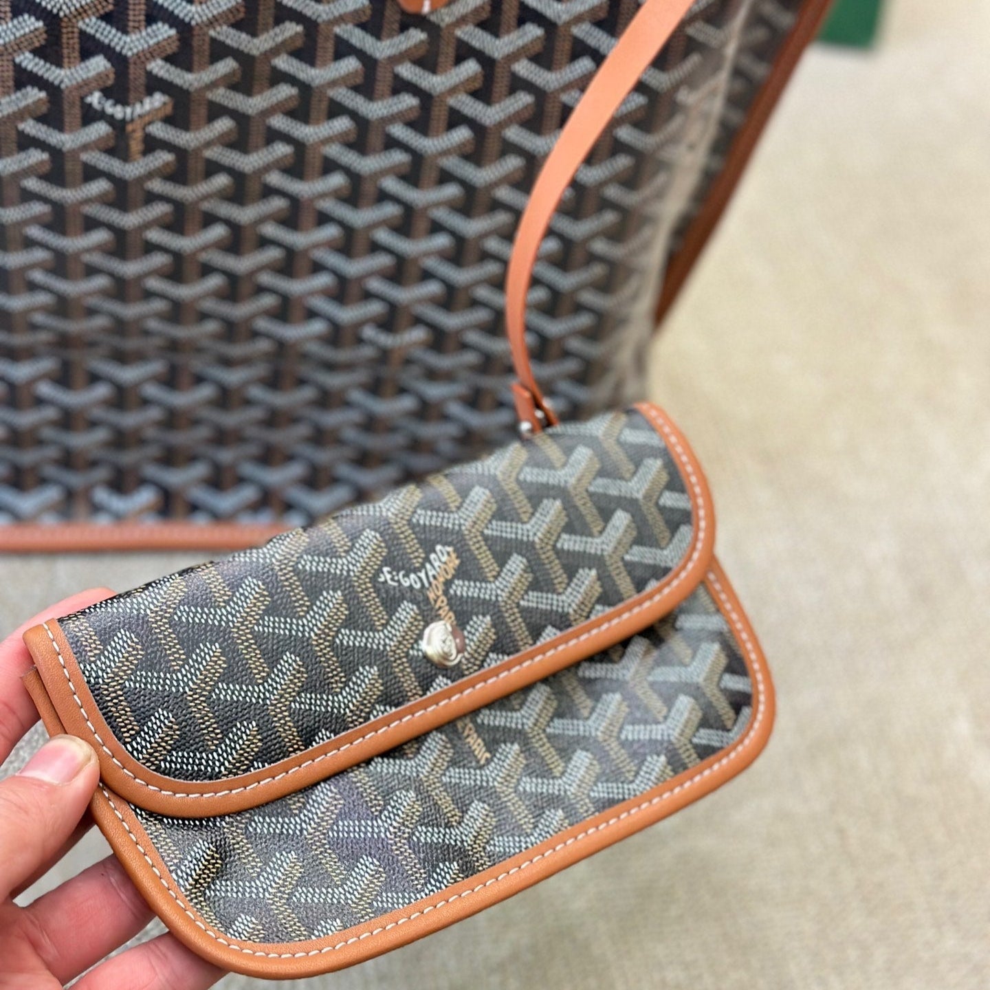 Double-sided large leather shopping bag