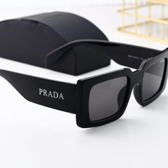 Square frame fashion sunglasses