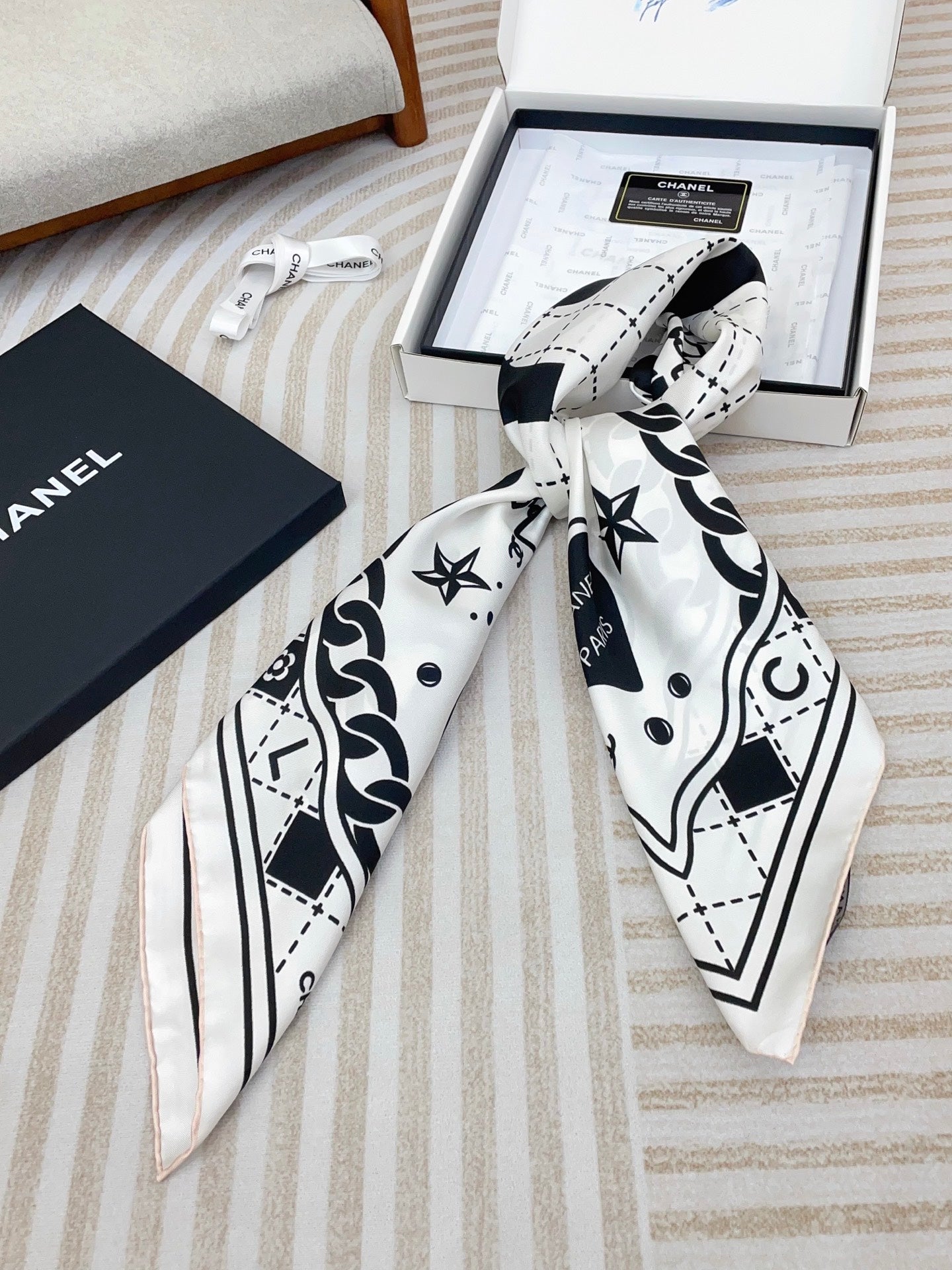Elegant women's square silk scarf
