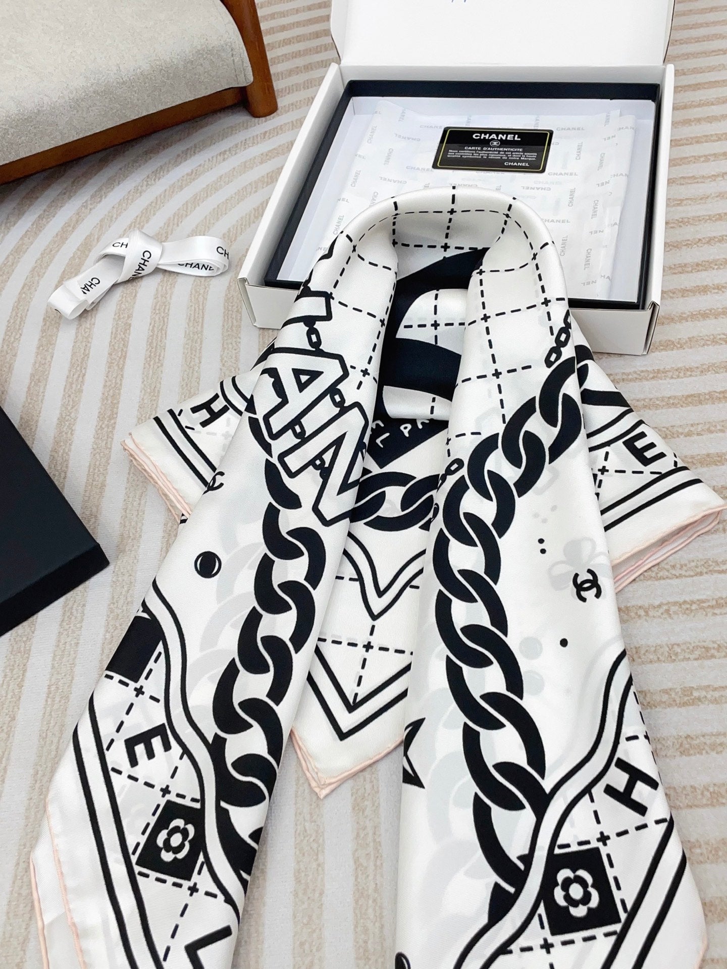 Elegant women's square silk scarf