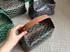 Vintage leather box bag
