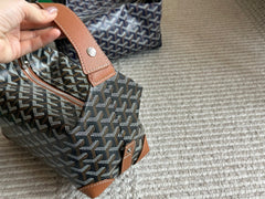 Vintage leather box bag