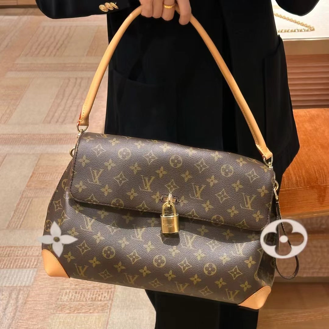 Lock Croissant Bag