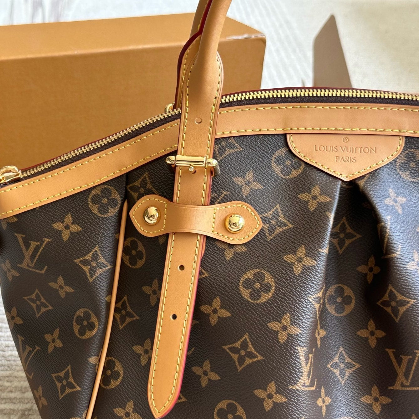 Vintage classic large handbag