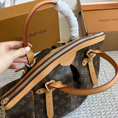 Vintage classic large handbag