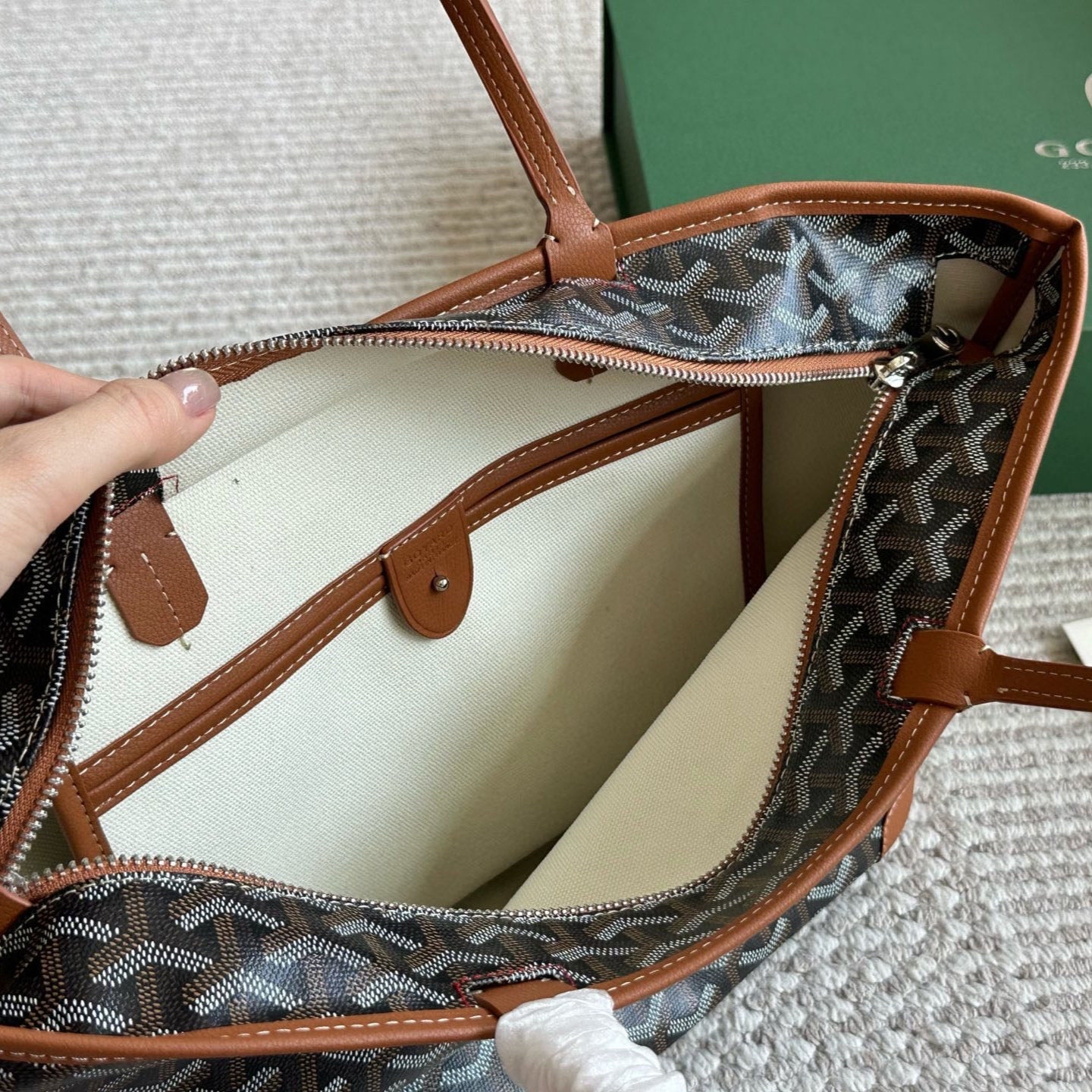 Leather zipper shopping bag
