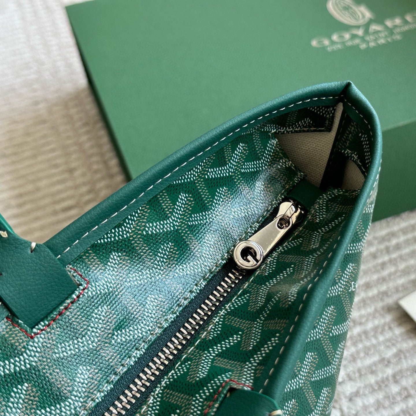 Leather zipper shopping bag