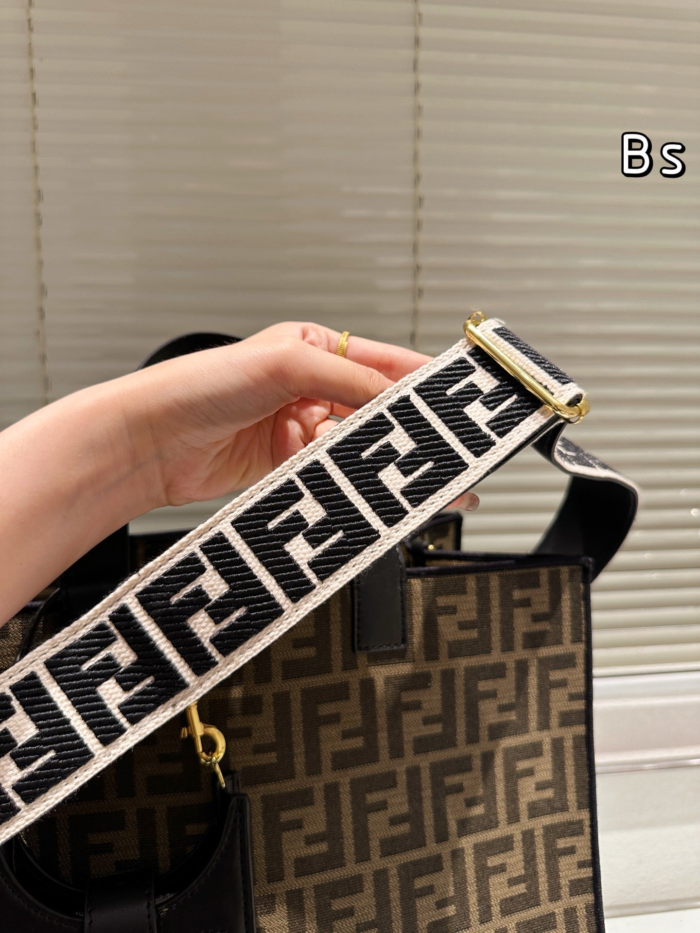 Retro embroidery shopping bag