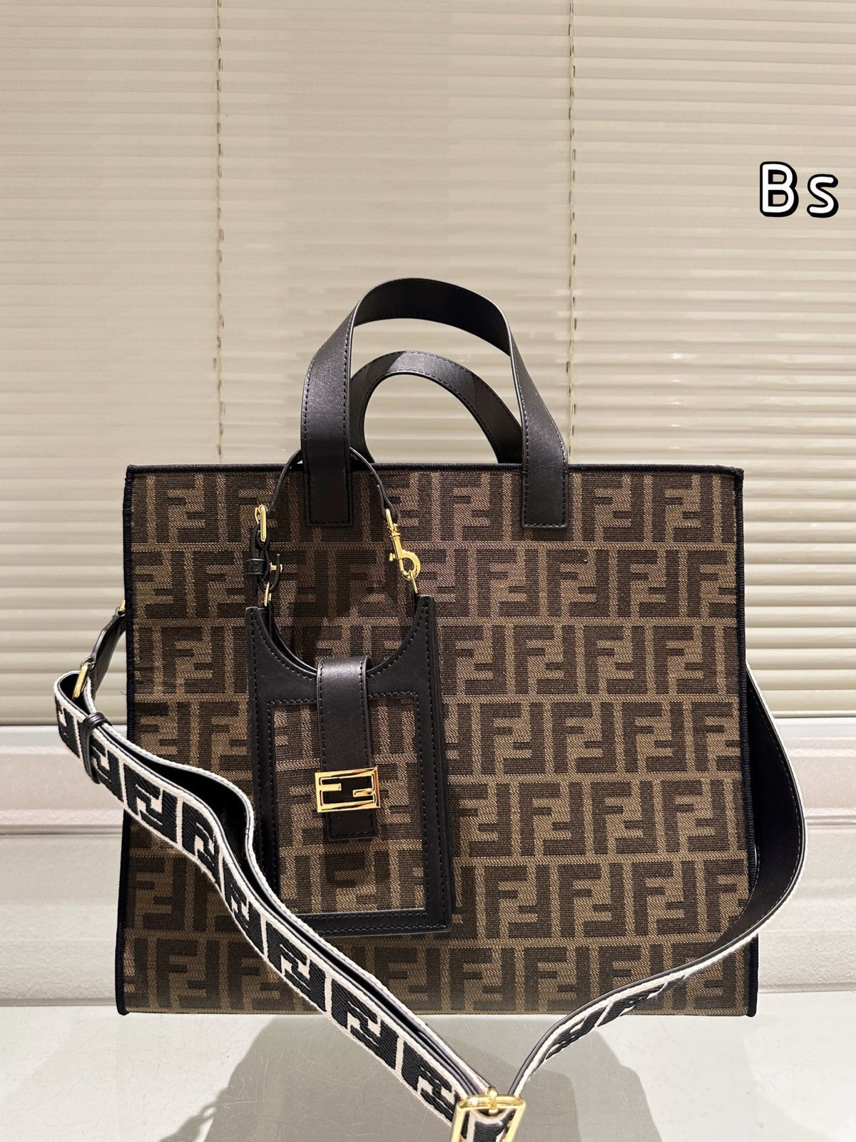 Retro embroidery shopping bag