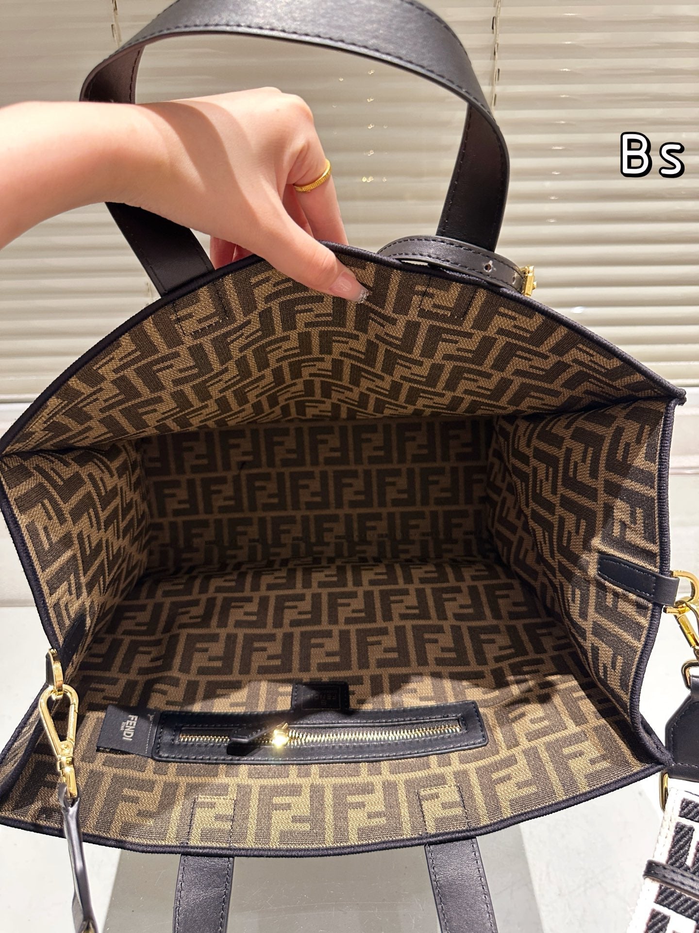 Retro embroidery shopping bag