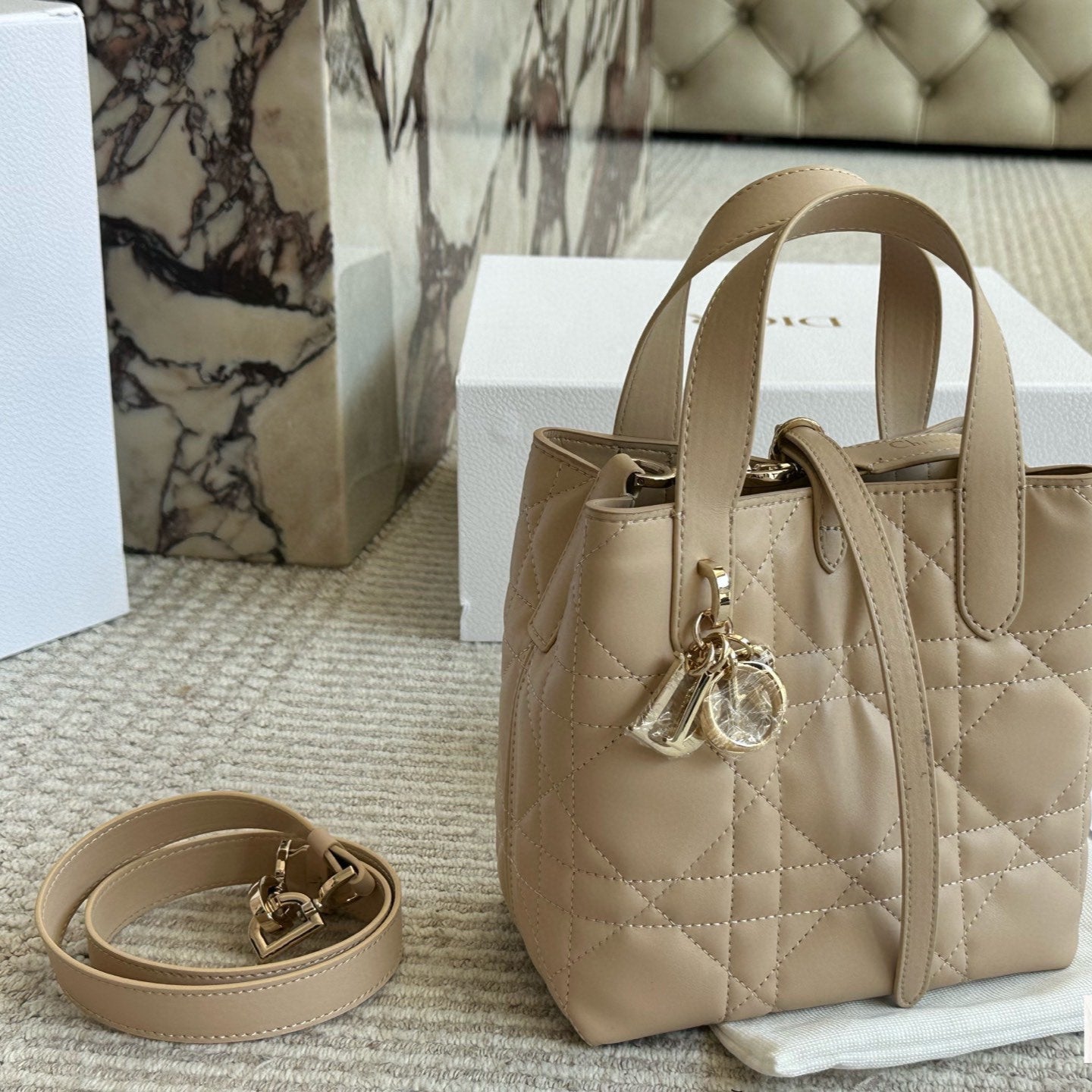 2 Sizes Elegant Handbag