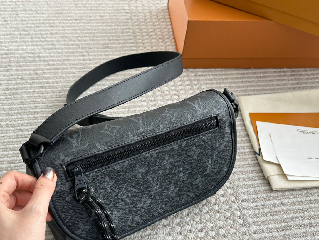 Versatile black gray neutral crossbody bag